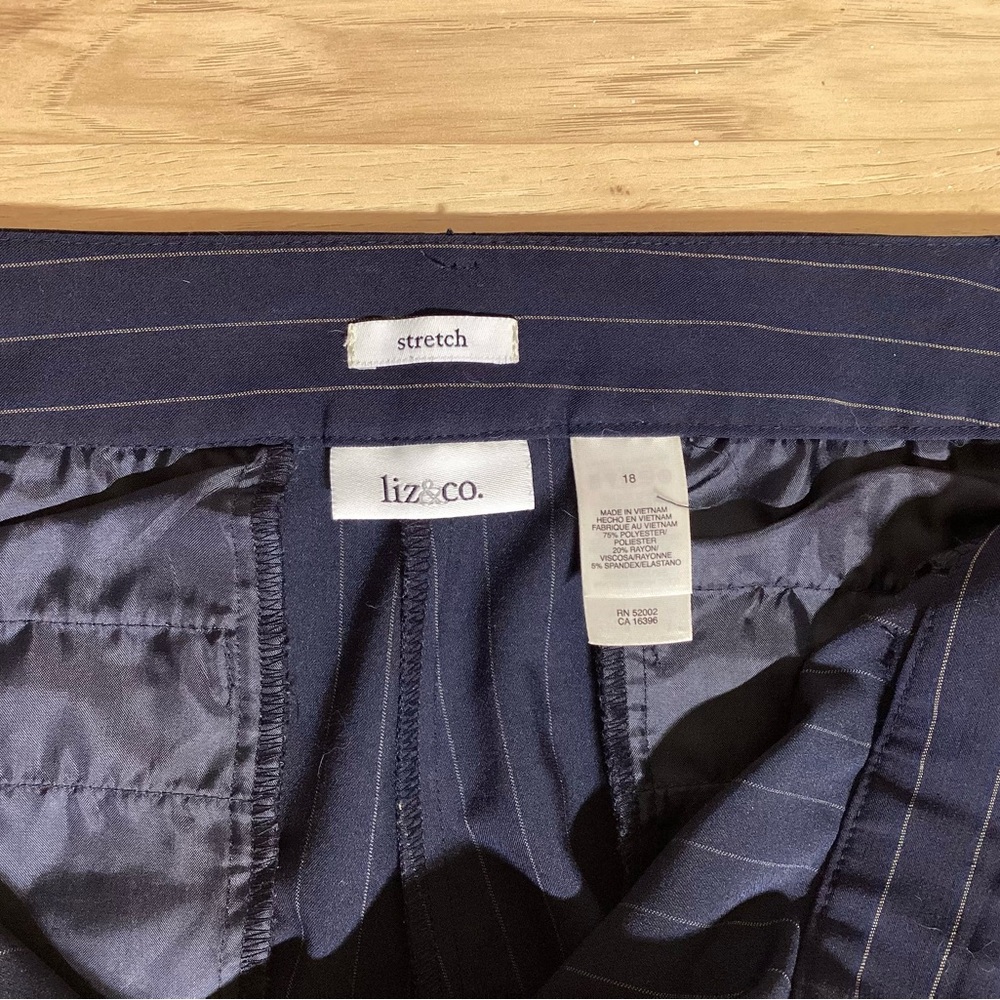 Liz & Co. Stretch Navy Pinstripe Dress Pants Size 18 - Picture 4 of 8
